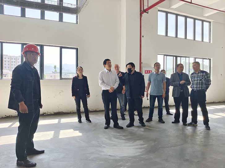 重慶市農(nóng)委畜牧處向品居處長、晏亮副處長、畜牧總站李發(fā)玉研究員等一行到重慶69畜牧調(diào)研指導(dǎo)